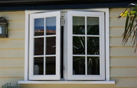Horizontale Fenster aus Aluminium mit Doppelbügeln und Moskitonetzen
